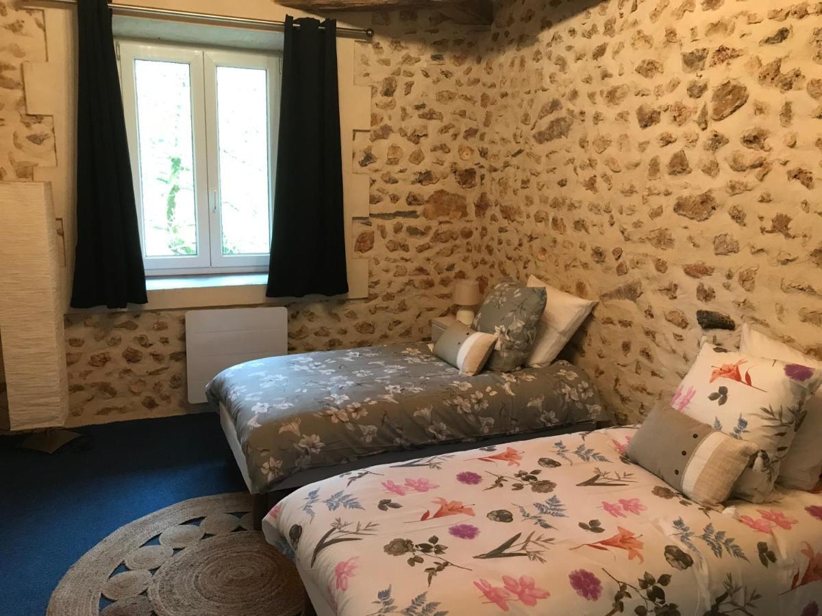 Bed and Breakfast La Grenouille à Saint-Adjutory Extérieur photo