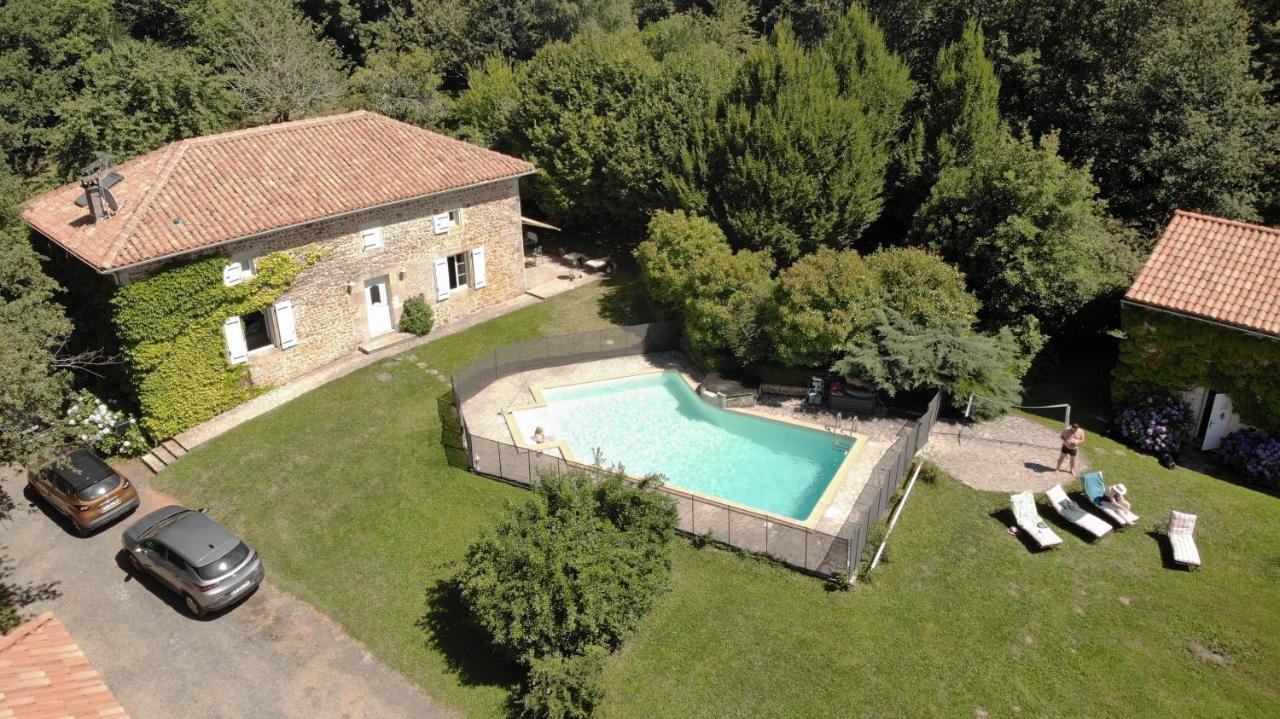 Bed and Breakfast La Grenouille à Saint-Adjutory Extérieur photo